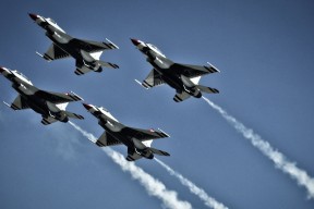 Kaiyun APP-边路传球成功率是否与整体进攻流畅度正相关，边路接球