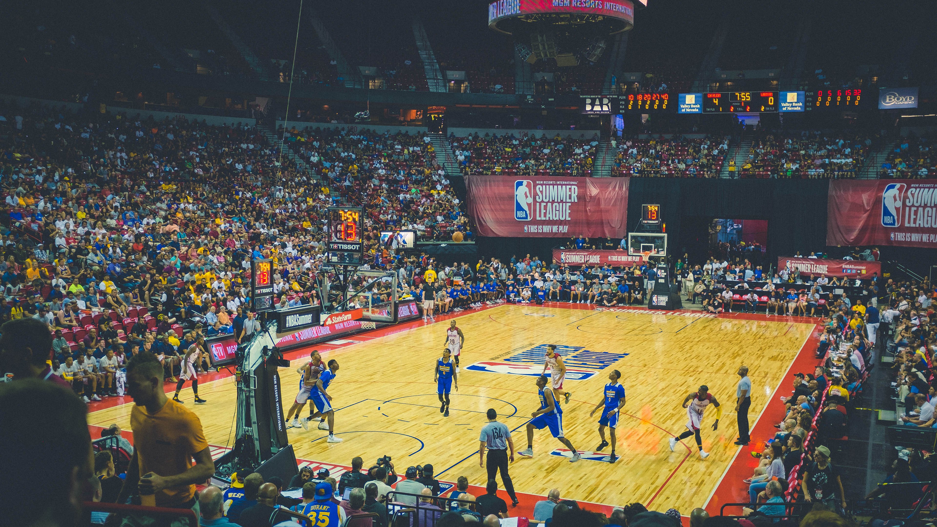 米切尔进攻端表现全面骑士再次夺胜利，米切尔休战三将20+补缺 爵士力擒灰熊喜迎7连胜