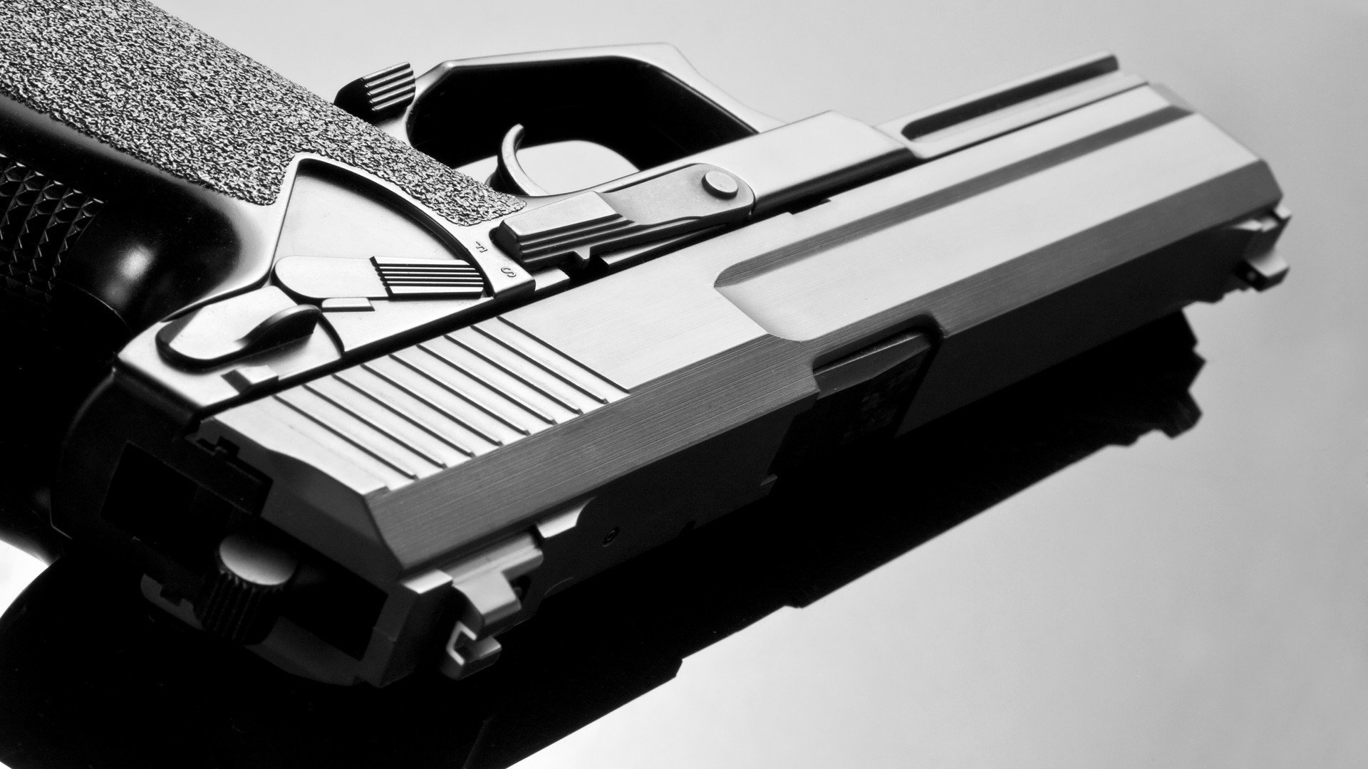 中国足球联赛赛场公共设施改善对观众体验影响，全国社会足球场地设施建设重点推进城市